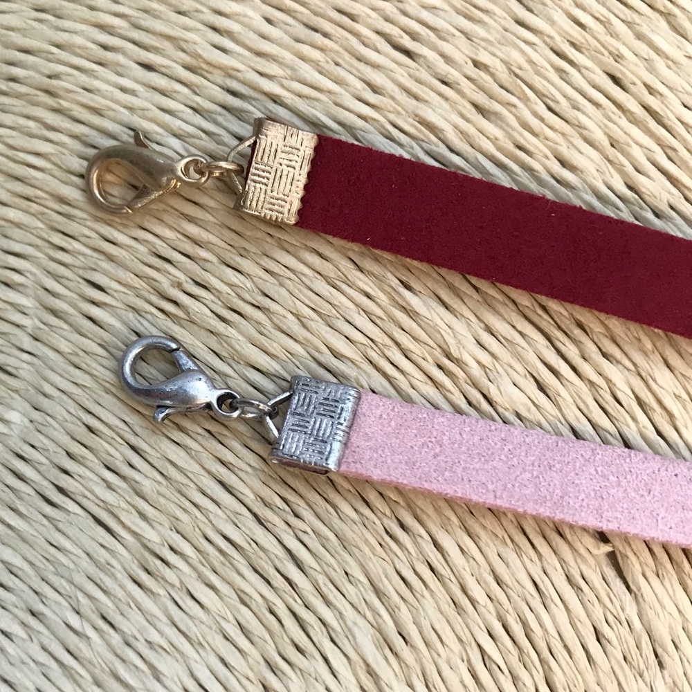 FREE with any purchase! Faux suede circle Choker - Picture 3 of 5
